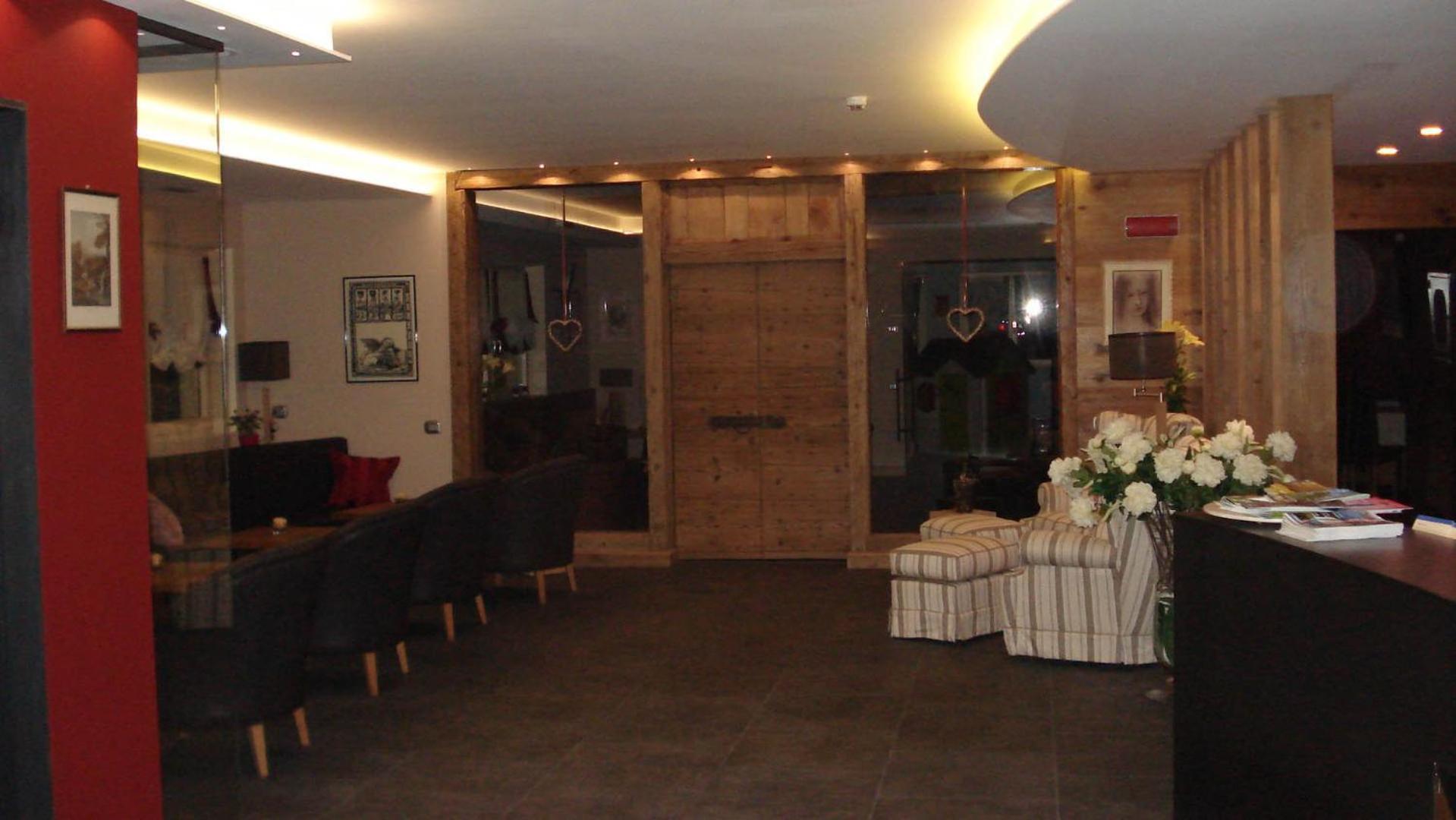 Hotel Garni Vittoria Fiera Di Primiero Εξωτερικό φωτογραφία