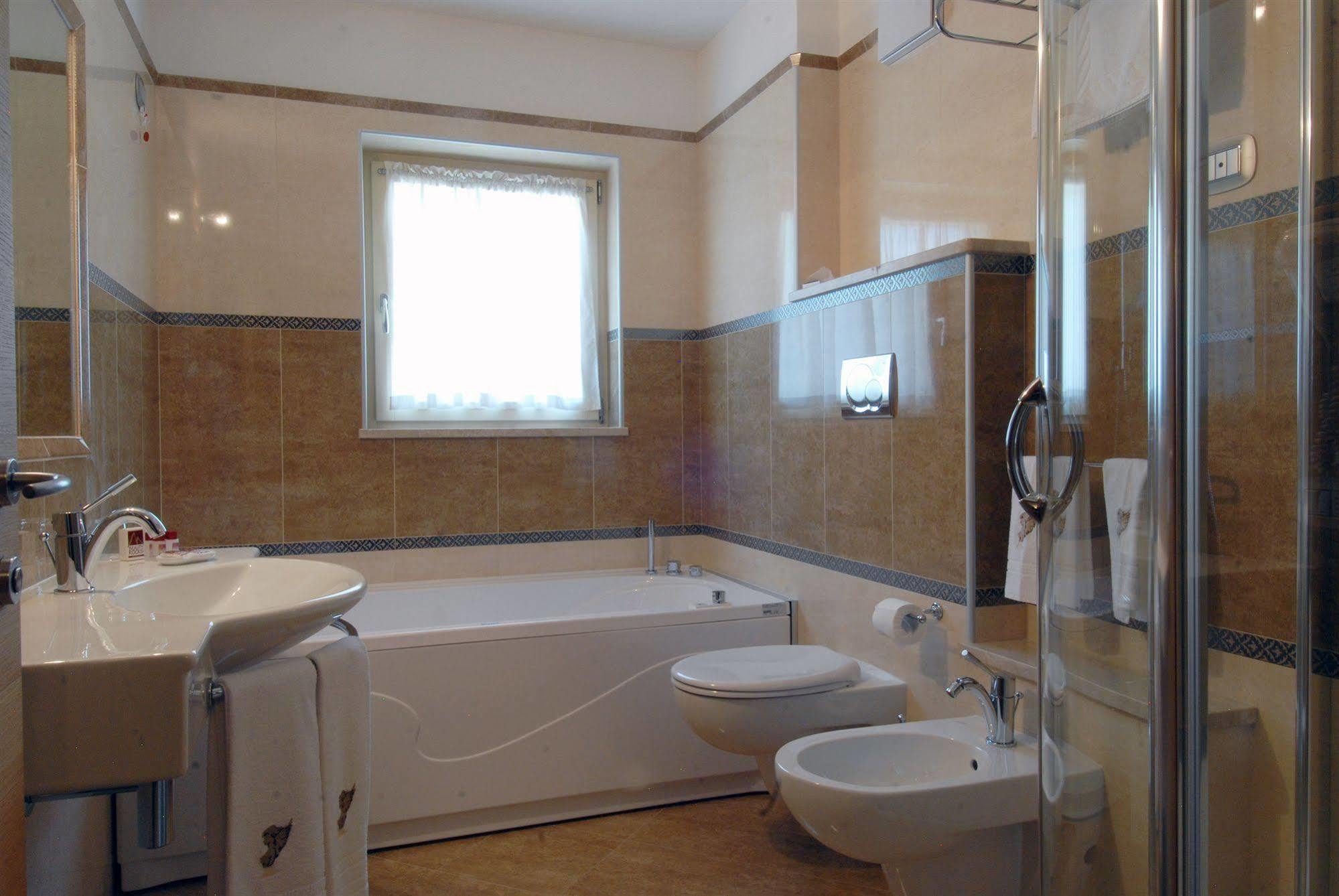Hotel Garni Vittoria Fiera Di Primiero Εξωτερικό φωτογραφία
