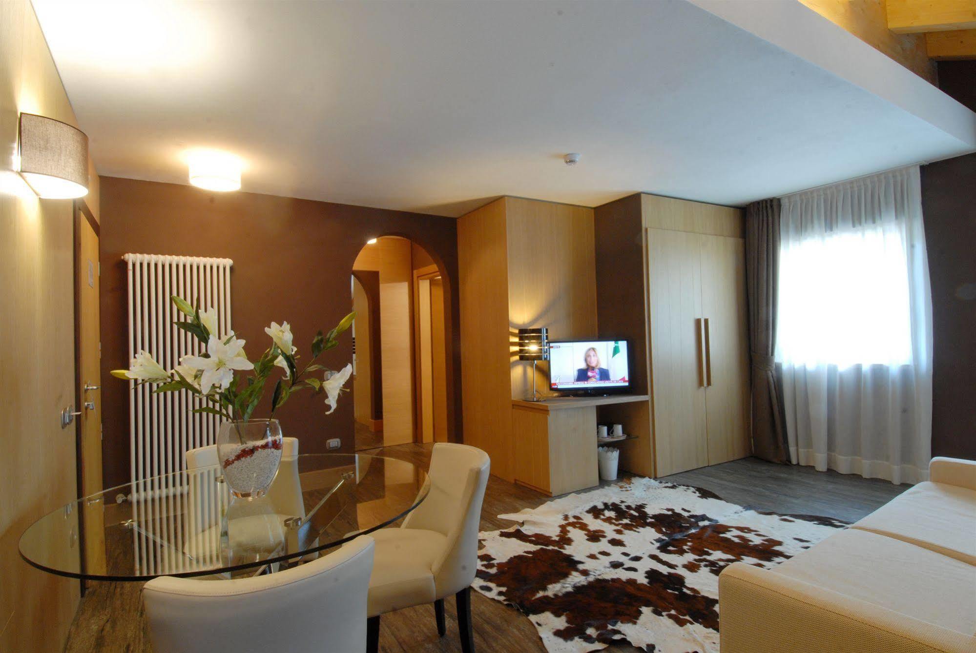 Hotel Garni Vittoria Fiera Di Primiero Εξωτερικό φωτογραφία